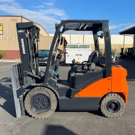 Used 2020 DOOSAN G25N-7 Pneumatic Tire Forklift for sale in Phoenix Arizona