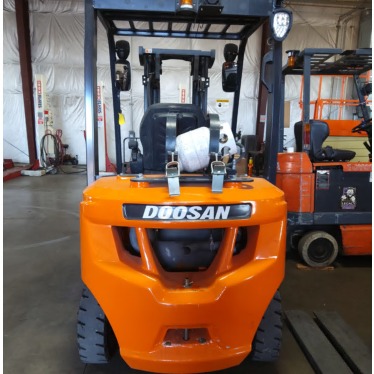 Used 2022 DOOSAN G25N-7 Pneumatic Tire Forklift for sale in Phoenix Arizona