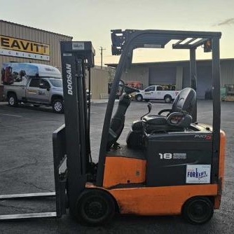 Used 2019 DOOSAN BC18S-5 Electric Forklift for sale in Phoenix Arizona