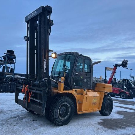 Used 2018 HYUNDAI 110D-9 Pneumatic Tire Forklift for sale in Red Deer Alberta