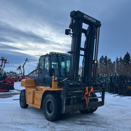 Used 2018 HYUNDAI 110D-9 Pneumatic Tire Forklift for sale in Red Deer Alberta